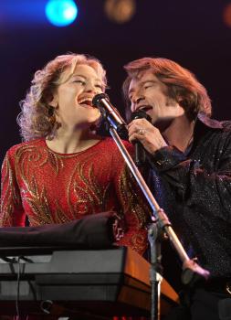 Song Sung Blue (2025)<br><small><i>Song Sung Blue</i></small>