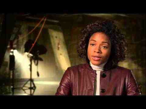 Spectre - Naomie Harris 