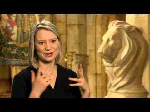 Alice Through the Looking Glass - Mia Wasikowska Interview