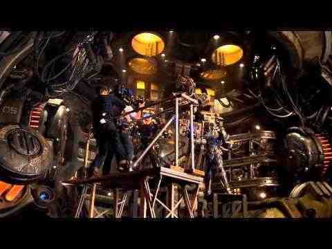 Pacific Rim - Oversized Robot Featurette