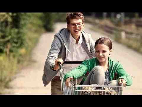 About a Girl - Trailer & Filmclips